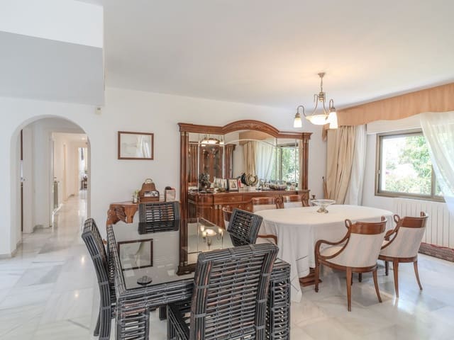 4 sovrum Takvåning till salu i Golden Mile, Marbella - 1 750 000 € (Ref: 9967530)