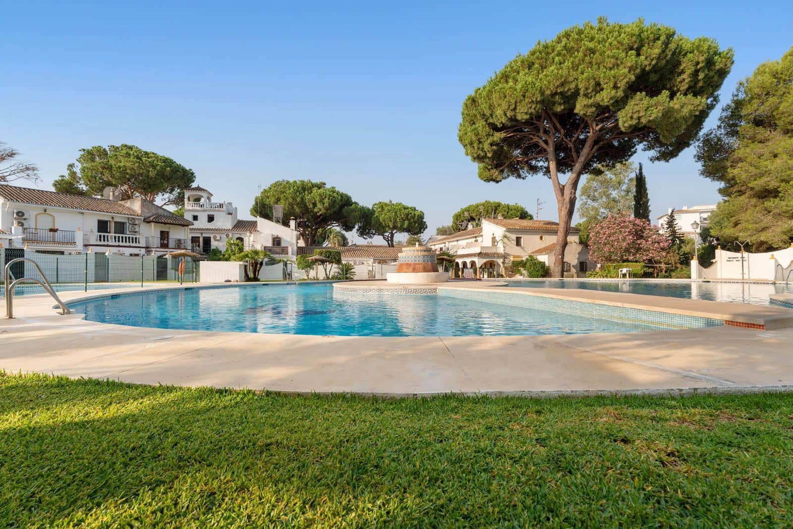 2 sovrum Hus till salu i Elviria - 420 000 € (Ref: 9998171)