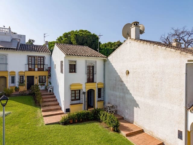 2 sovrum Hus till salu i Elviria, Marbella - 420 000 € (Ref: 9998171)