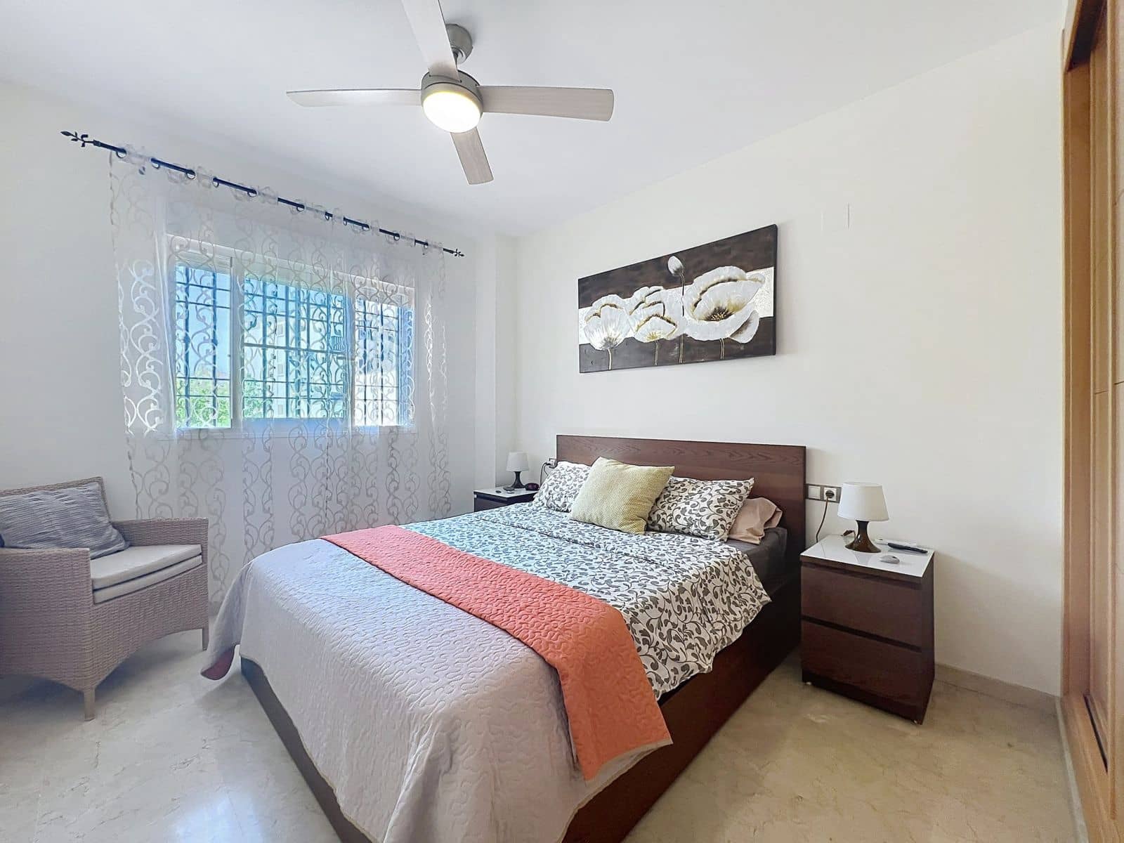 Apartamento de 2 habitaciones en San Luis de Sabinillas en venta - 329.000 € (Ref: 9998175)