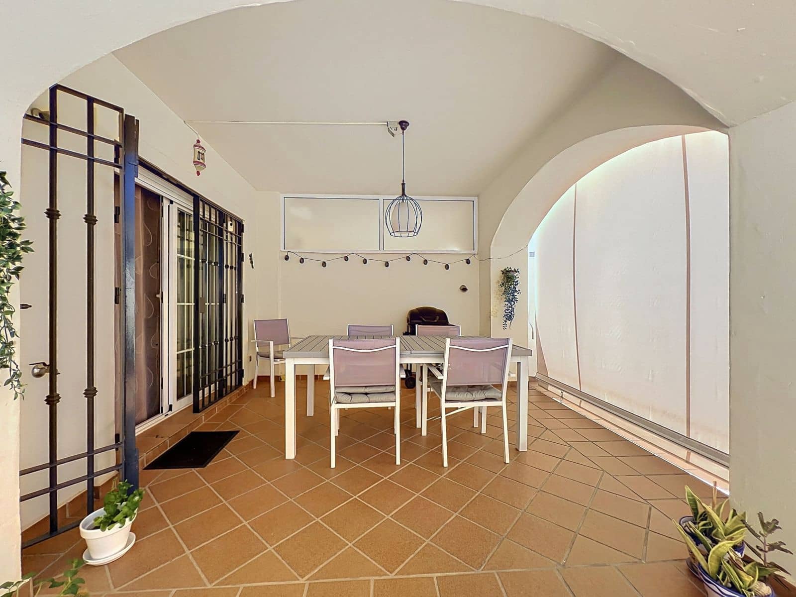 Apartamento de 2 habitaciones en San Luis de Sabinillas en venta - 329.000 € (Ref: 9998175)