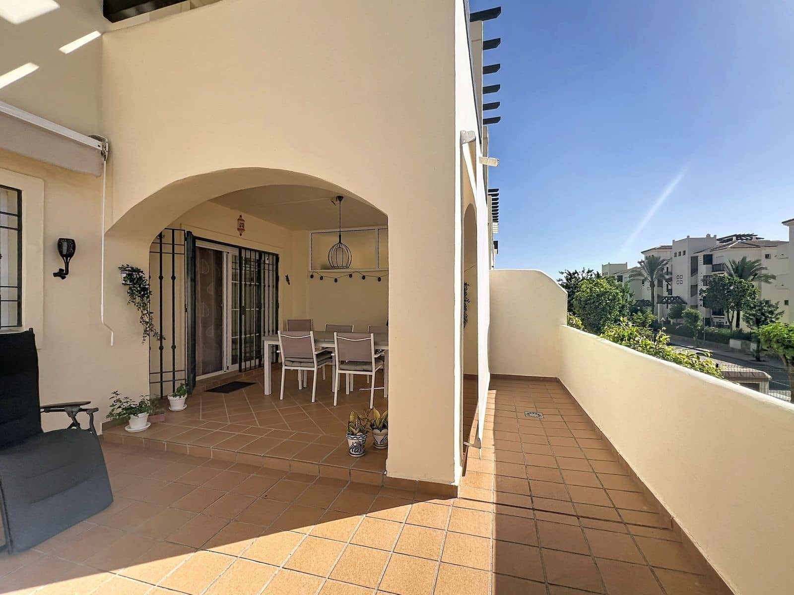 Apartamento de 2 habitaciones en San Luis de Sabinillas en venta - 329.000 € (Ref: 9998175)