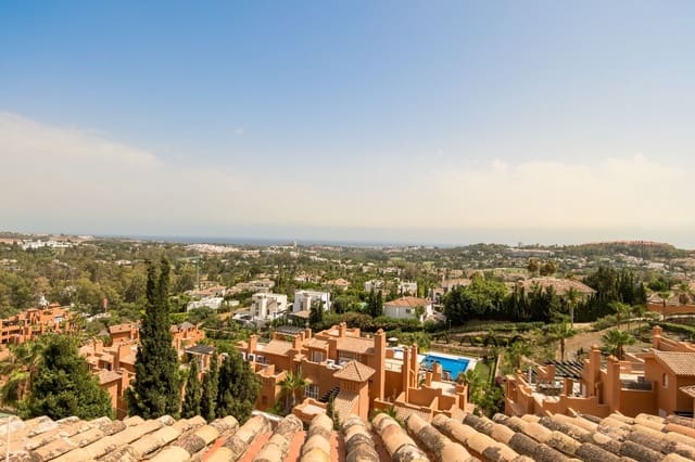 Apartamento de 3 habitaciones en Nueva Andalucia, Marbella en venta - 1.650.000 € (Ref: 9998180)