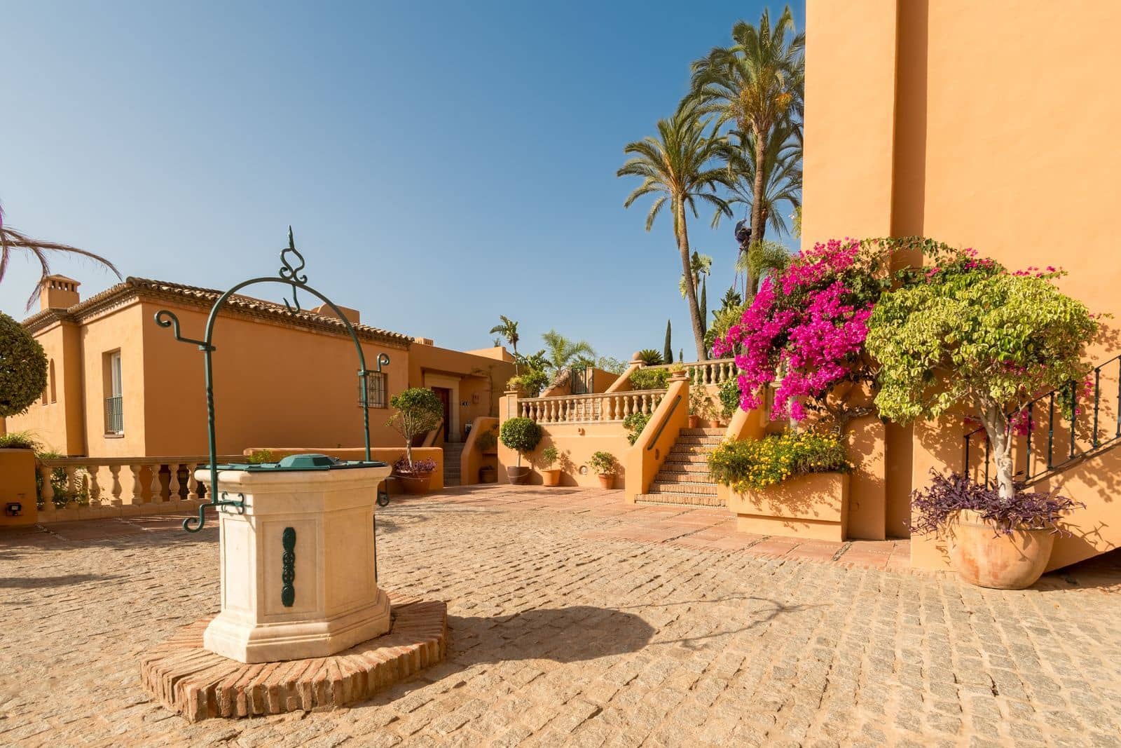 Apartamento de 3 habitaciones en Nueva Andalucia en venta - 1.650.000 € (Ref: 9998180)