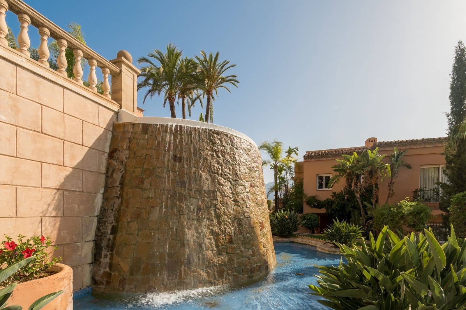 Apartamento de 3 habitaciones en Nueva Andalucia en venta - 1.650.000 € (Ref: 9998180)