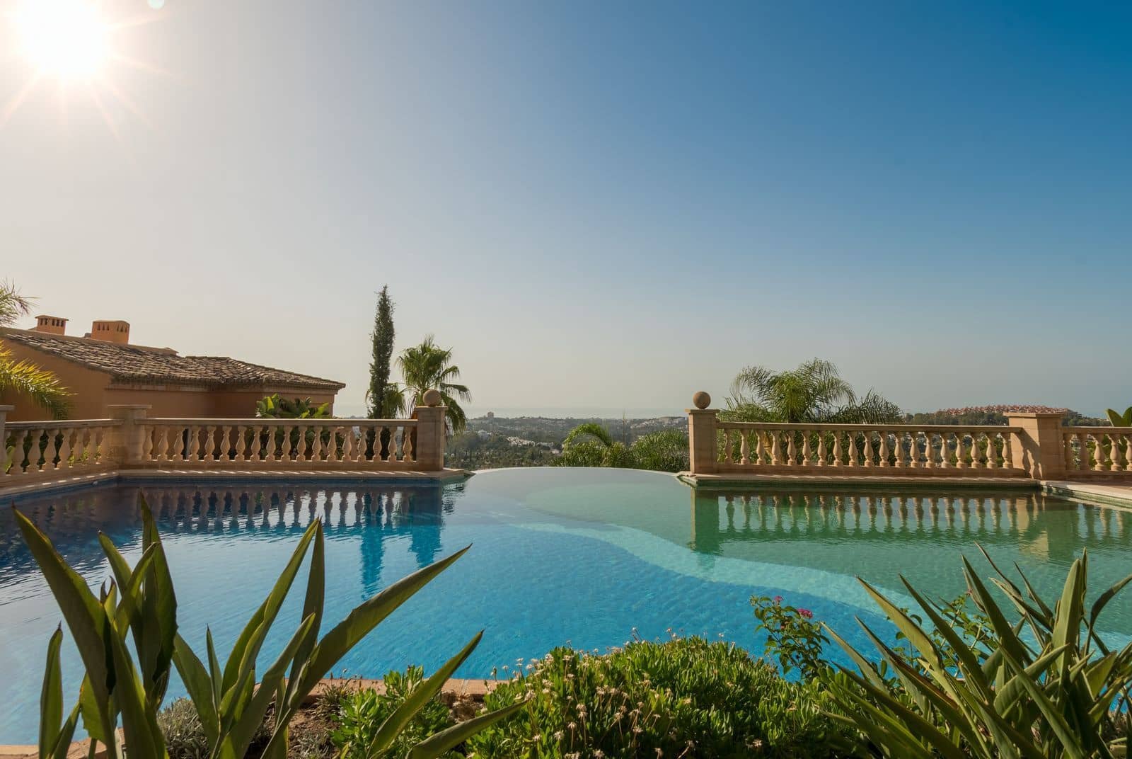 Apartamento de 3 habitaciones en Nueva Andalucia en venta - 1.650.000 € (Ref: 9998180)