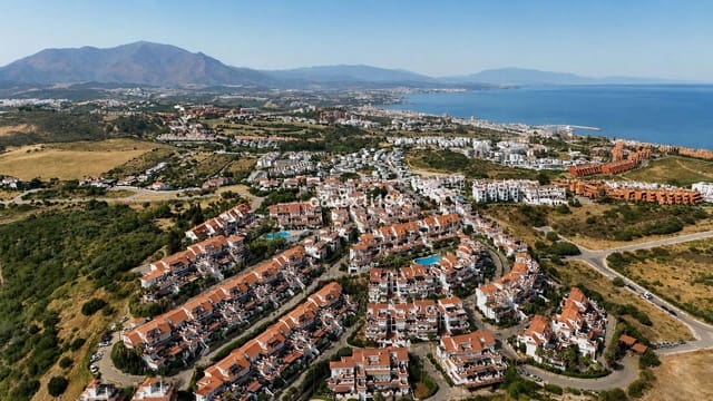 2 bedroom Apartment for sale in Manilva - € 285,000 (Ref: 9998183)