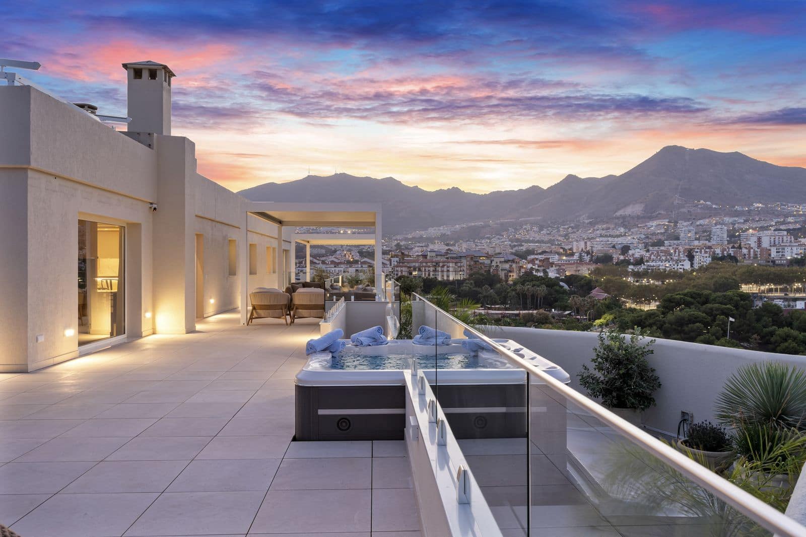 3 soverom Penthouse til salgs i Benalmadena Costa - € 1 650 000 (Ref: 9998184)