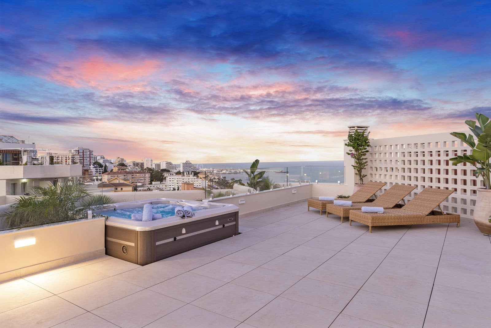 3 soverom Penthouse til salgs i Benalmadena Costa - € 1 650 000 (Ref: 9998184)