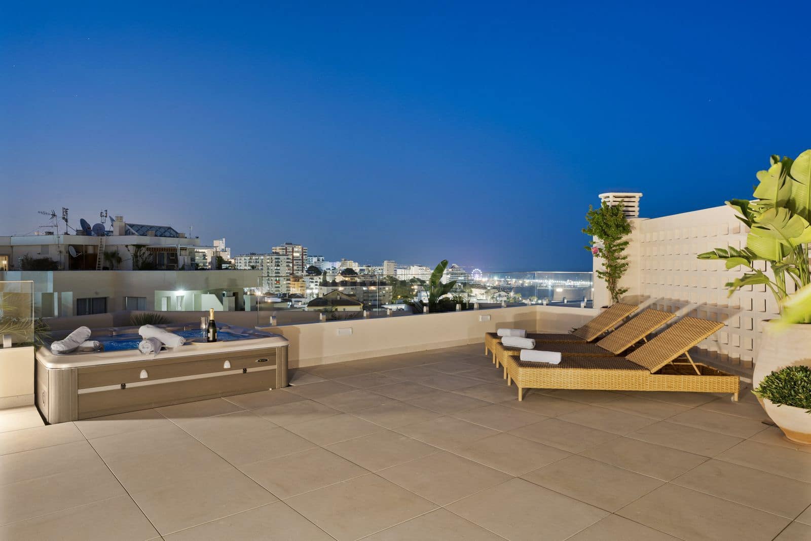 3 soverom Penthouse til salgs i Benalmadena Costa - € 1 650 000 (Ref: 9998184)