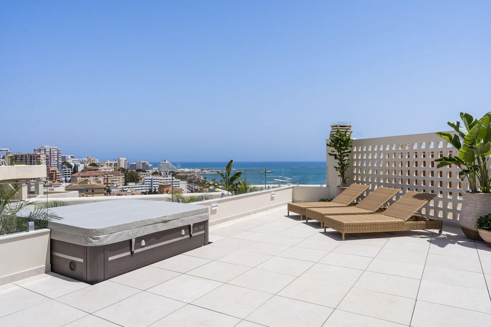 3 soverom Penthouse til salgs i Benalmadena Costa - € 1 650 000 (Ref: 9998184)