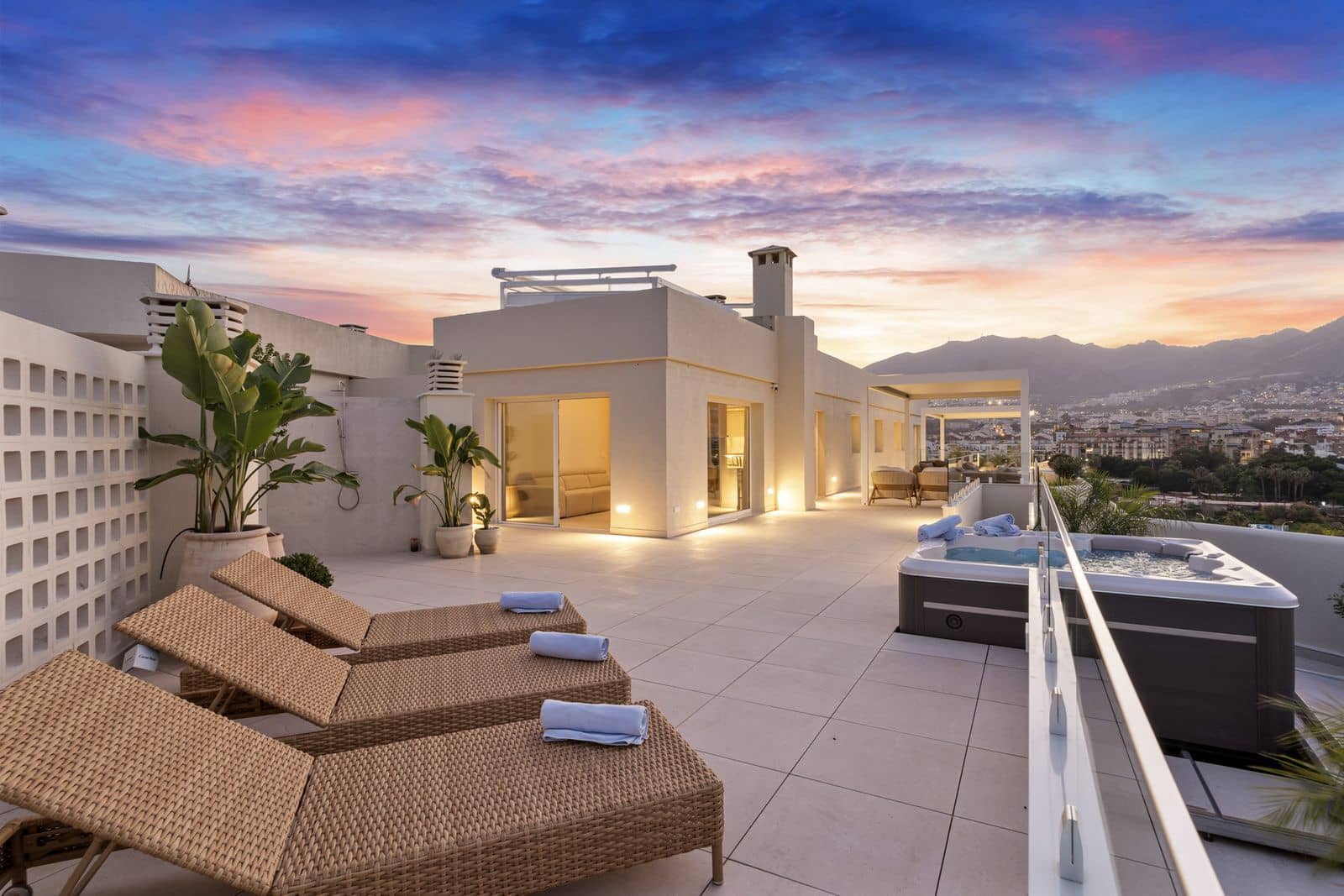 3 soverom Penthouse til salgs i Benalmadena Costa - € 1 650 000 (Ref: 9998184)