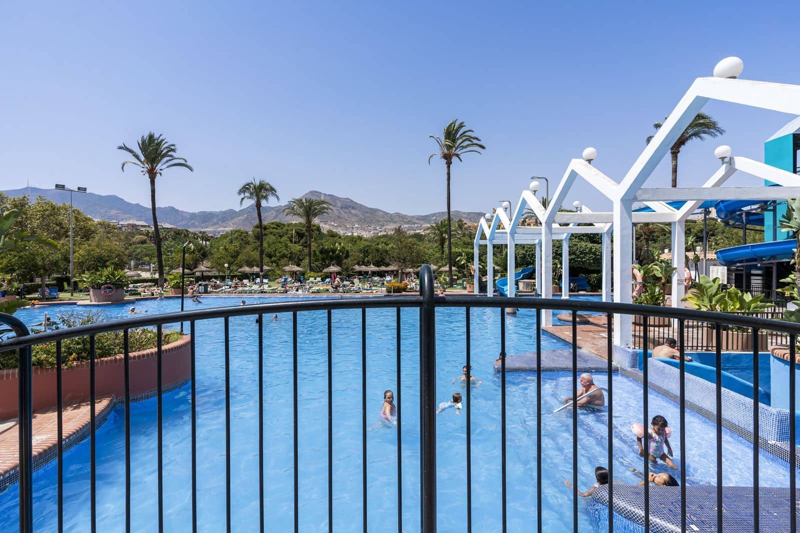 3 soverom Penthouse til salgs i Benalmadena Costa - € 1 650 000 (Ref: 9998184)