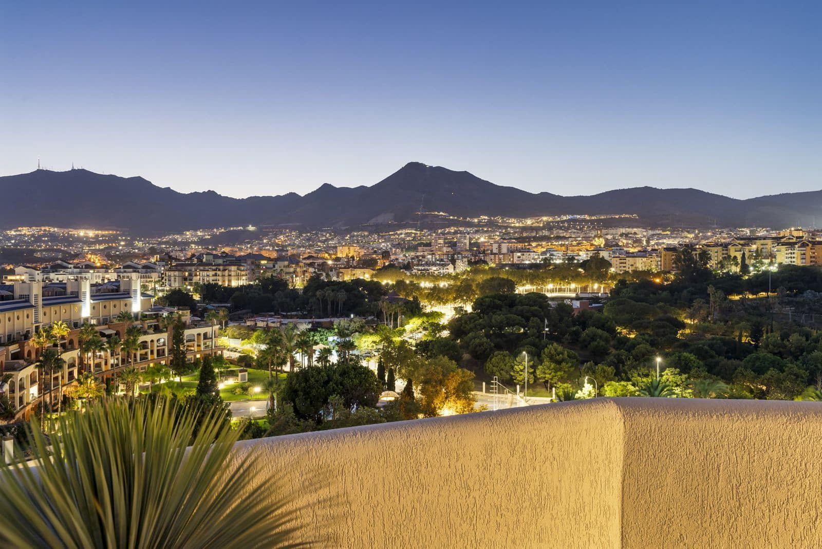 3 soverom Penthouse til salgs i Benalmadena Costa - € 1 650 000 (Ref: 9998184)