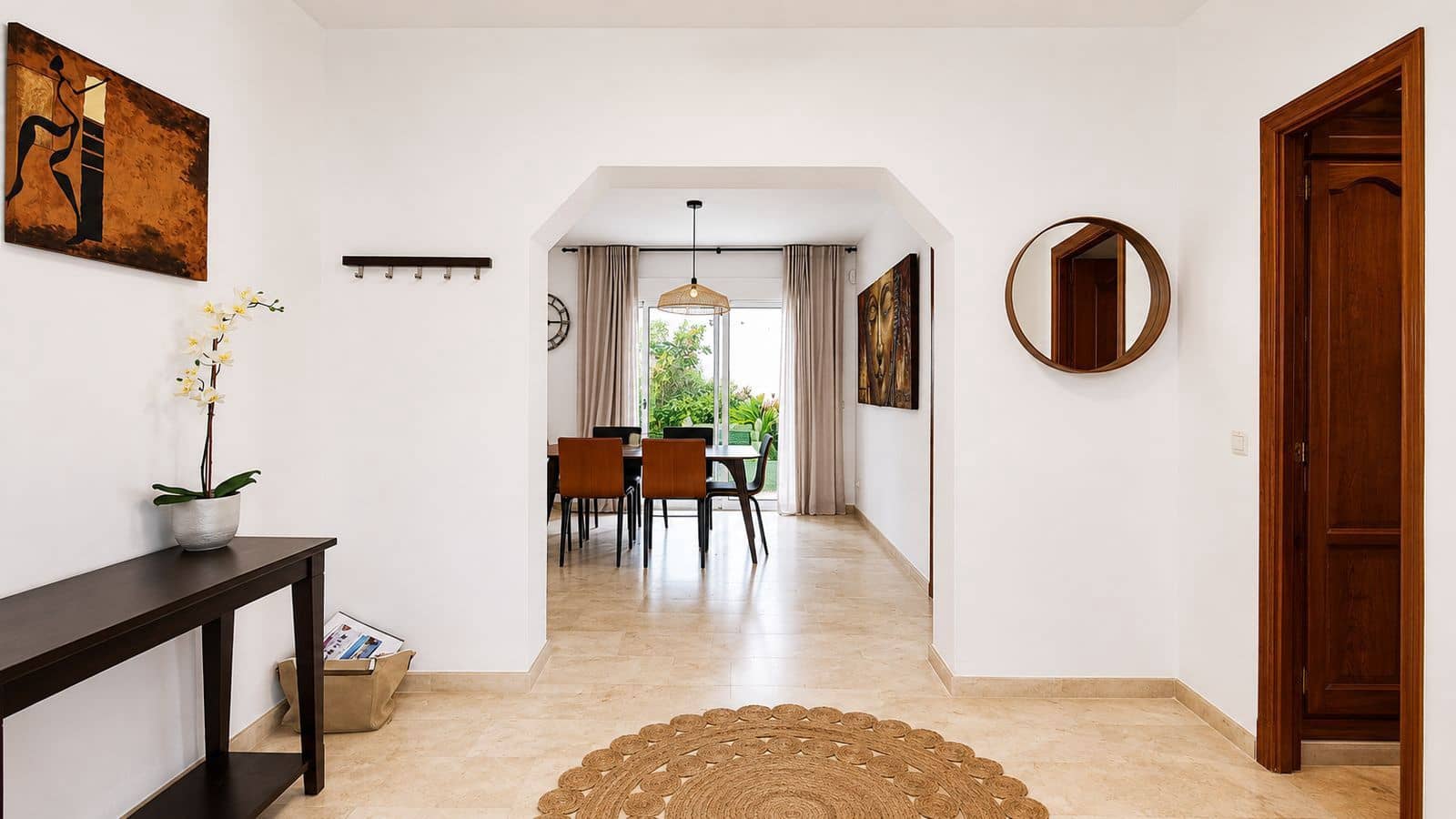 Chalet de 3 habitaciones en Las Chapas en venta - 1.349.000 € (Ref: 9998189)