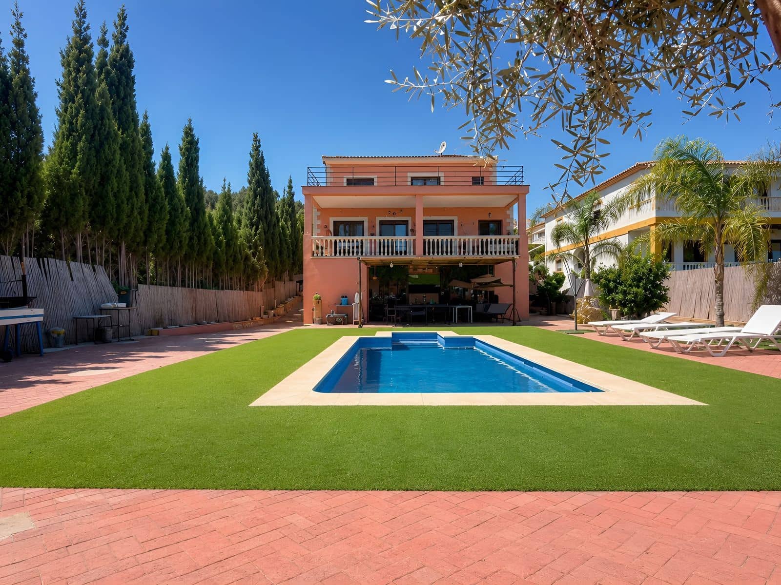 5 bedroom Villa for sale in Malaga city - € 790,000 (Ref: 9998191)