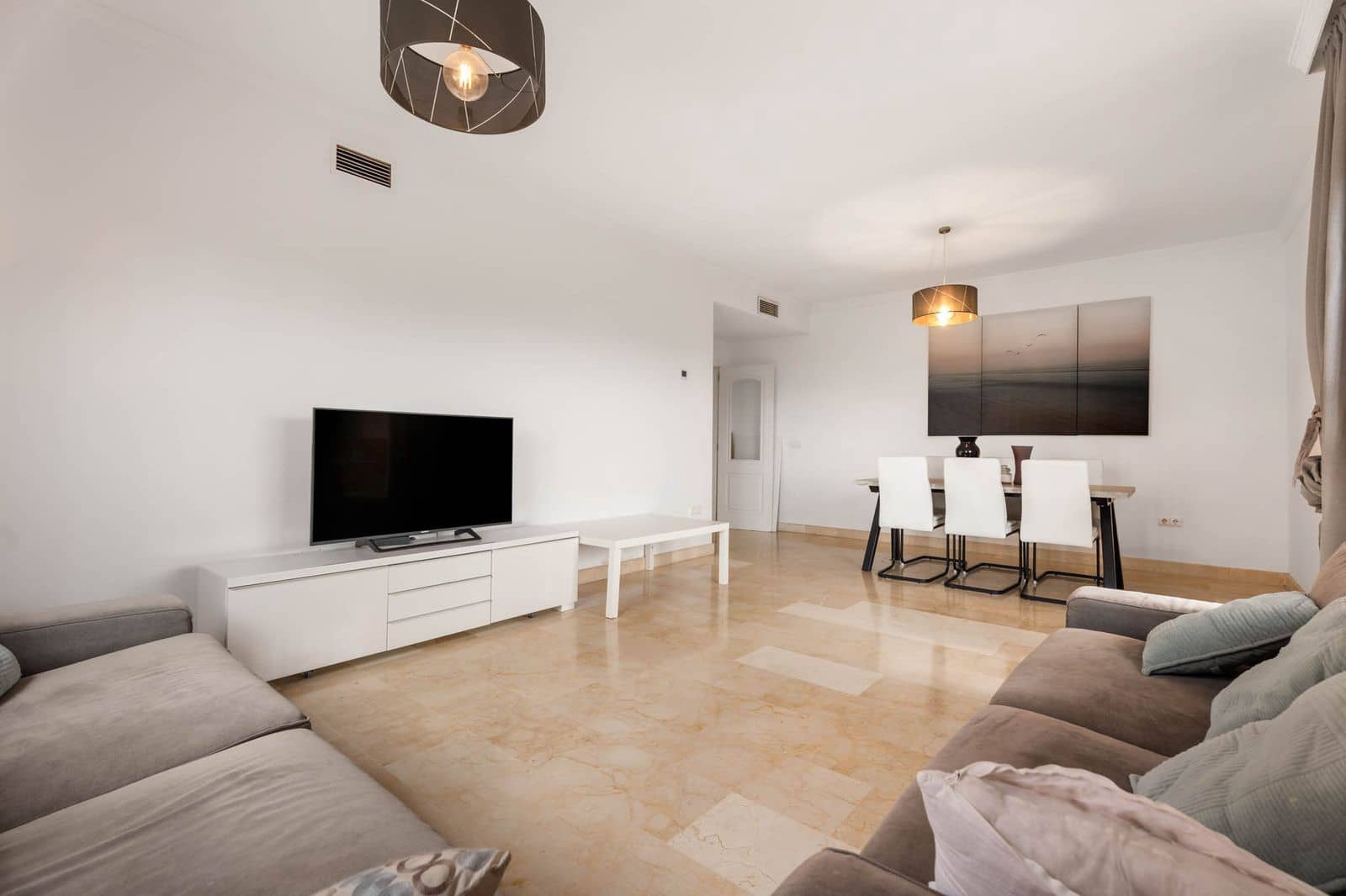 3 slaapkamer Appartement te koop in Elviria - € 369.000 (Ref: 9998194)