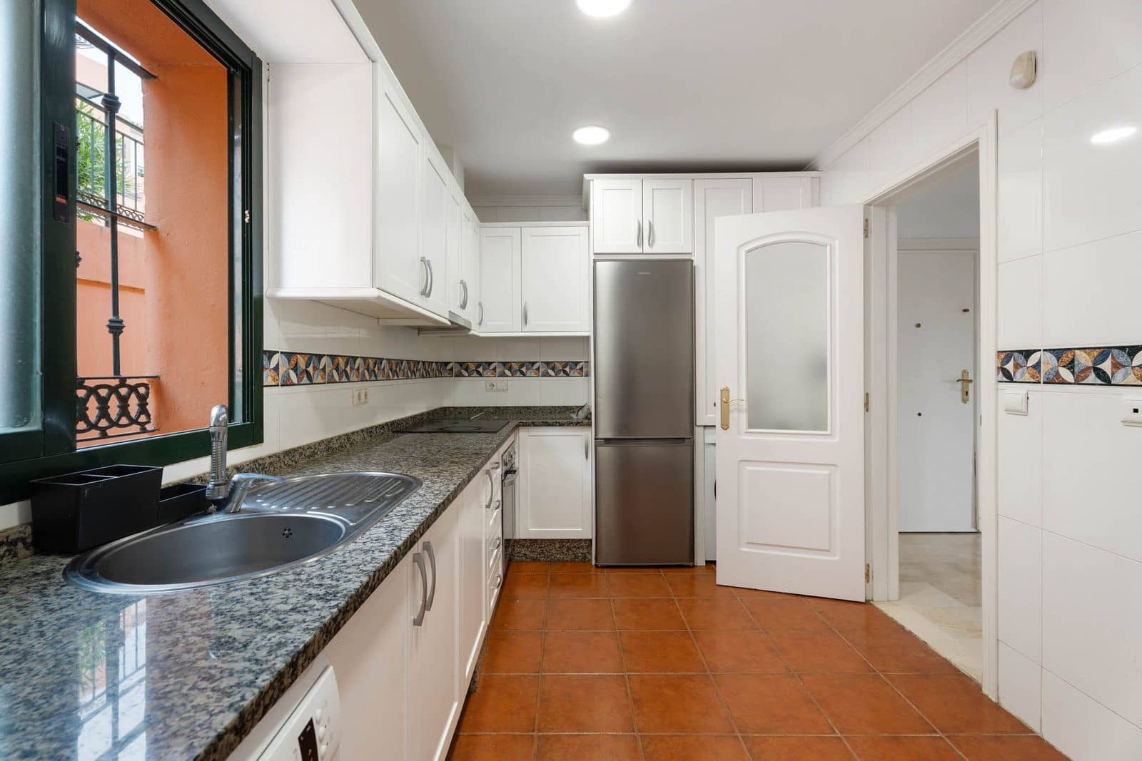 3 slaapkamer Appartement te koop in Elviria - € 369.000 (Ref: 9998194)