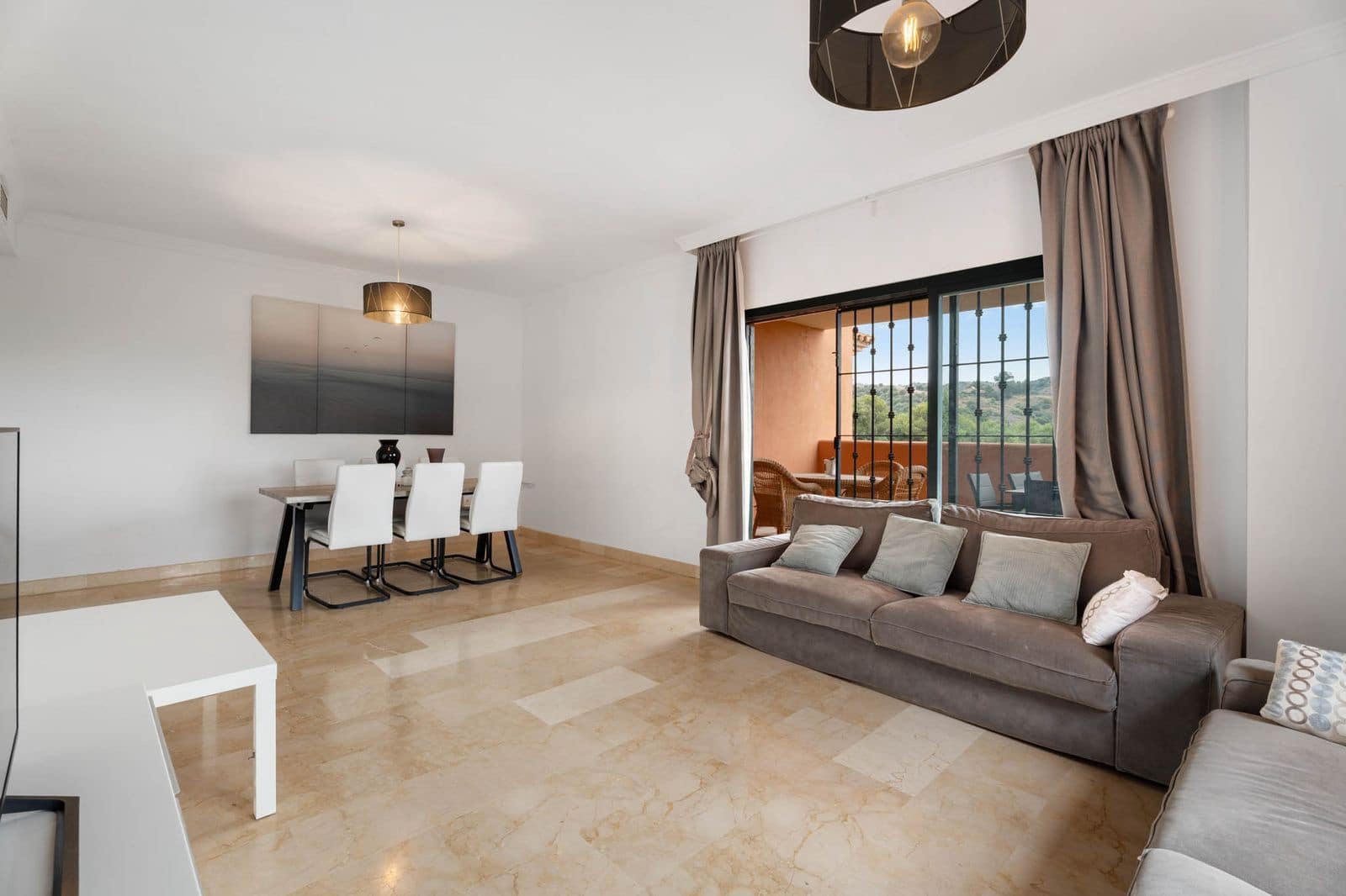 3 slaapkamer Appartement te koop in Elviria - € 369.000 (Ref: 9998194)