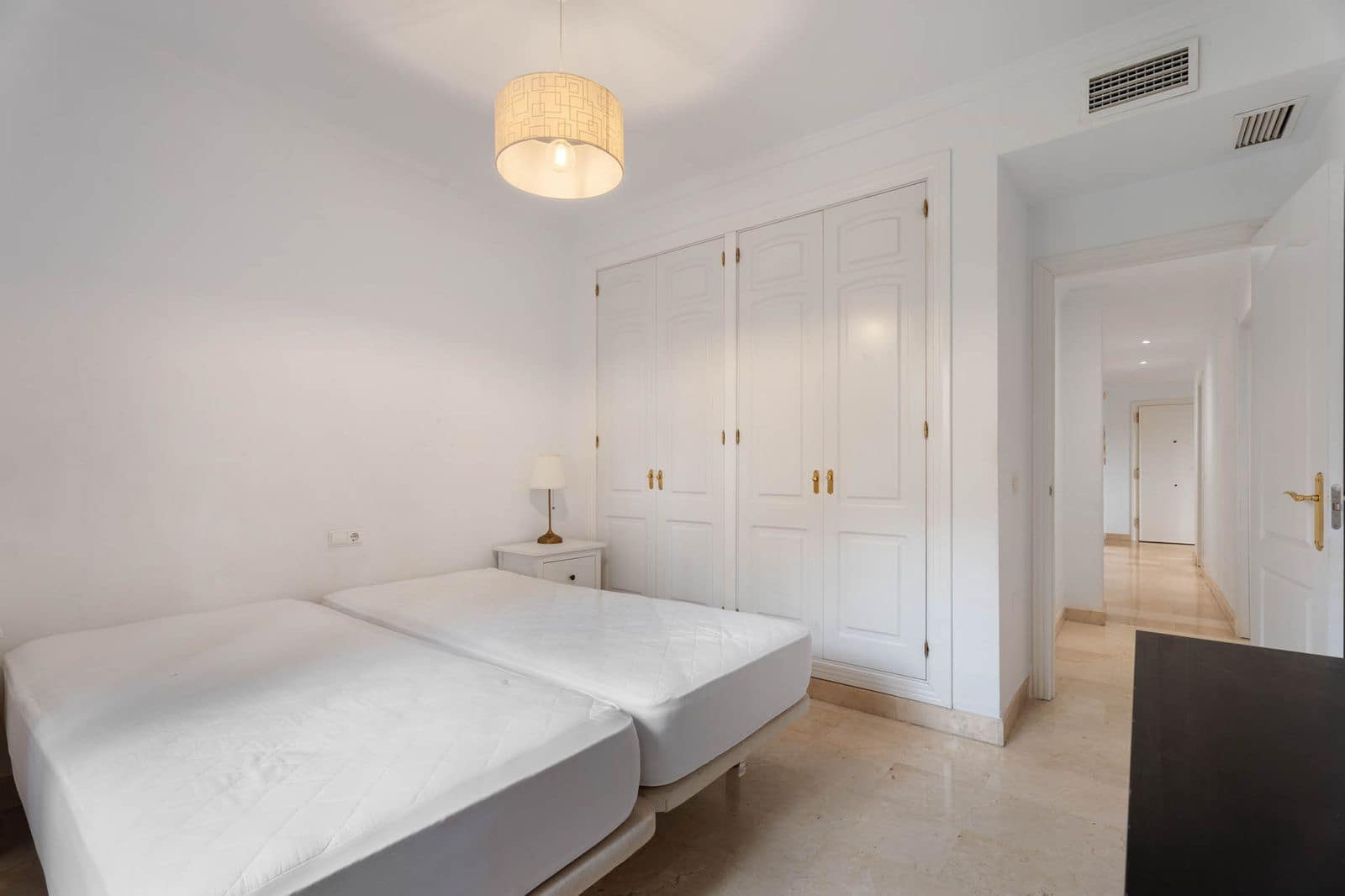 3 slaapkamer Appartement te koop in Elviria - € 369.000 (Ref: 9998194)