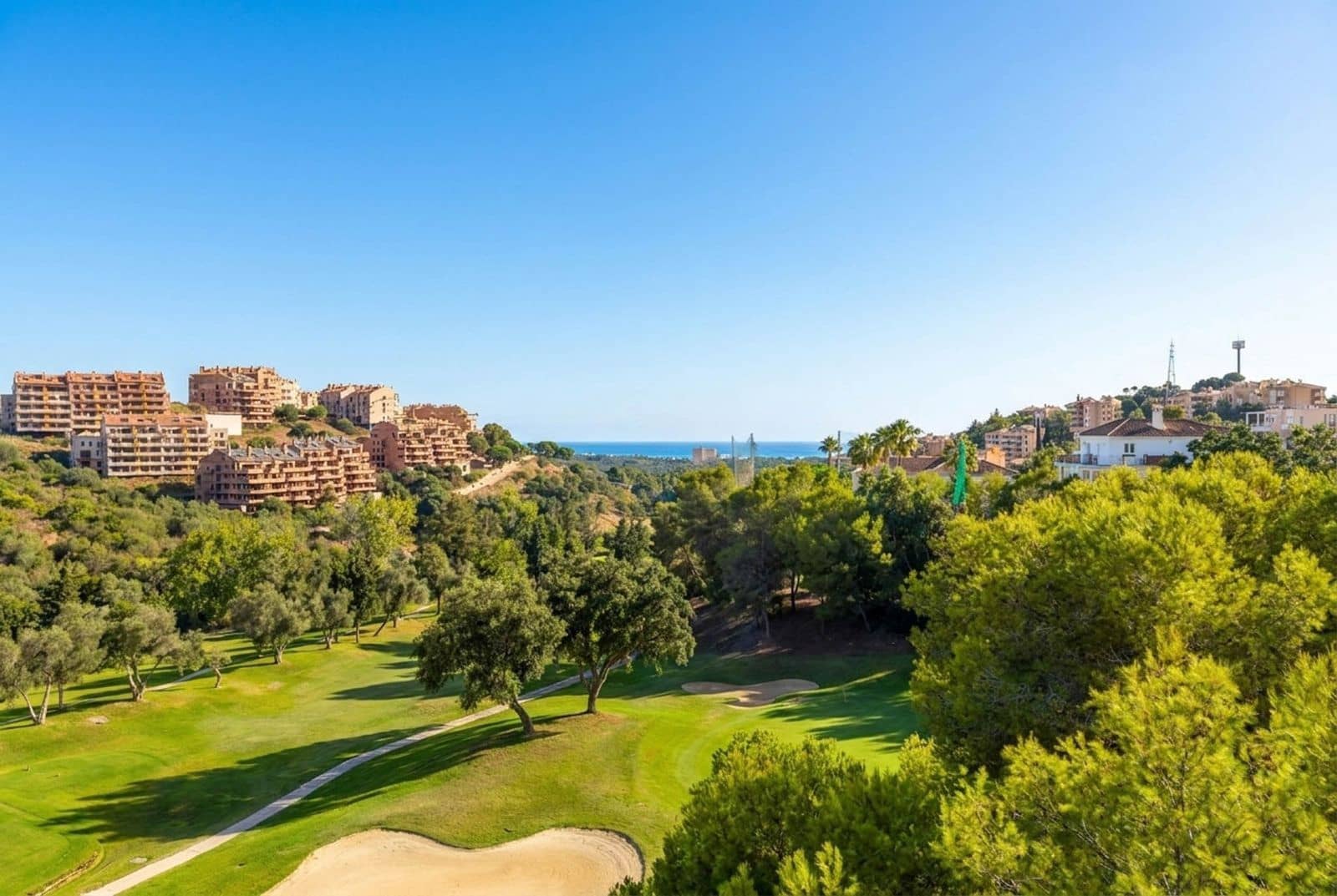 3 slaapkamer Appartement te koop in Elviria - € 369.000 (Ref: 9998194)
