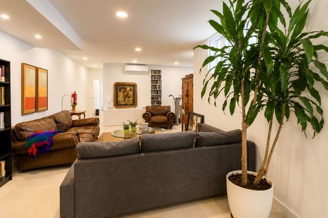 3 bedroom Villa for sale in Buenas Noches, Estepona - € 1,600,000 (Ref: 9998198)