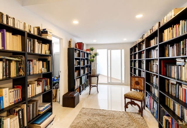 3 bedroom Villa for sale in Buenas Noches, Estepona - € 1,600,000 (Ref: 9998198)