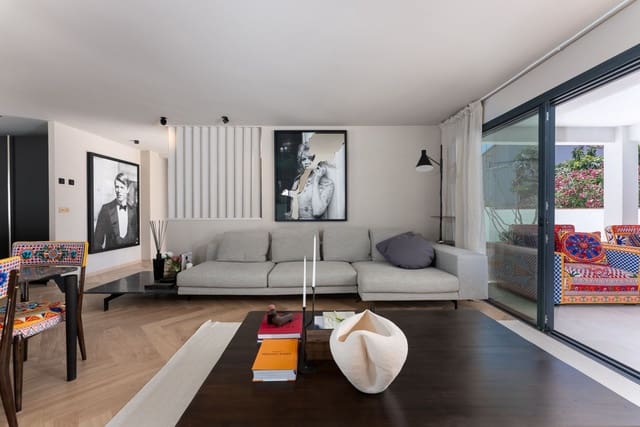 4 soveværelse Villa til salg i Calahonda, Mijas - € 1.925.000 (Ref: 9998202)
