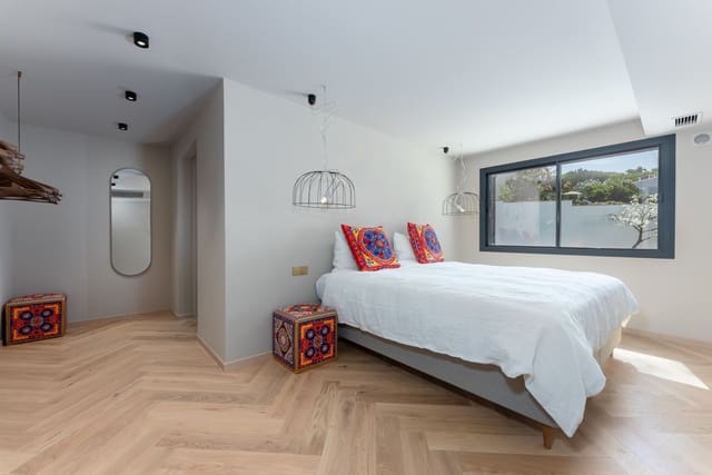 4 soveværelse Villa til salg i Calahonda, Mijas - € 1.925.000 (Ref: 9998202)