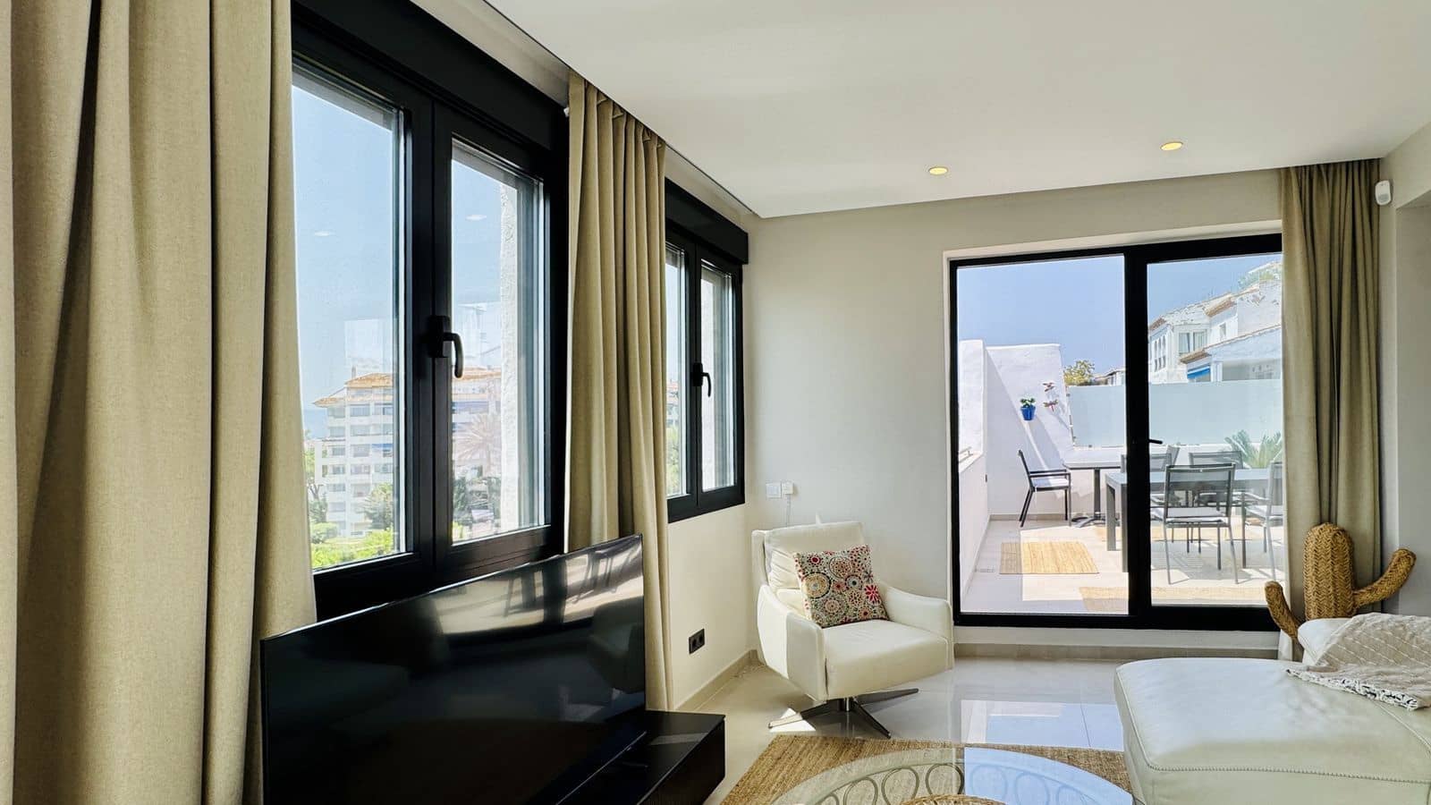 2 soverom Penthouse til salgs i Puerto Banus - € 1 300 000 (Ref: 9998208)