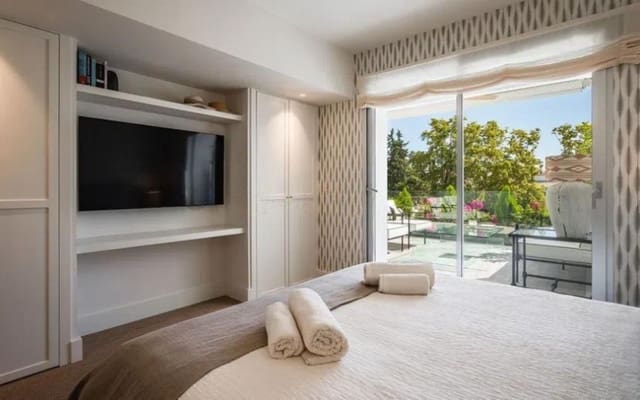 3 soveværelse Lejlighed til salg i Golden Mile, Marbella - € 1.800.000 (Ref: 9998210)