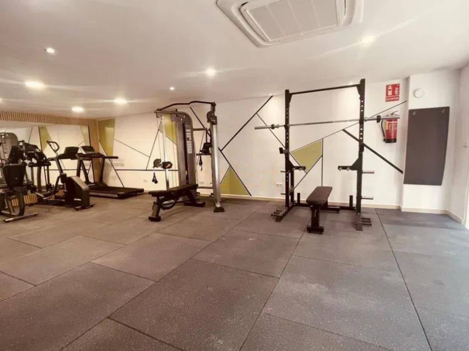 3 soveværelse Lejlighed til salg i Golden Mile - € 1.800.000 (Ref: 9998210)