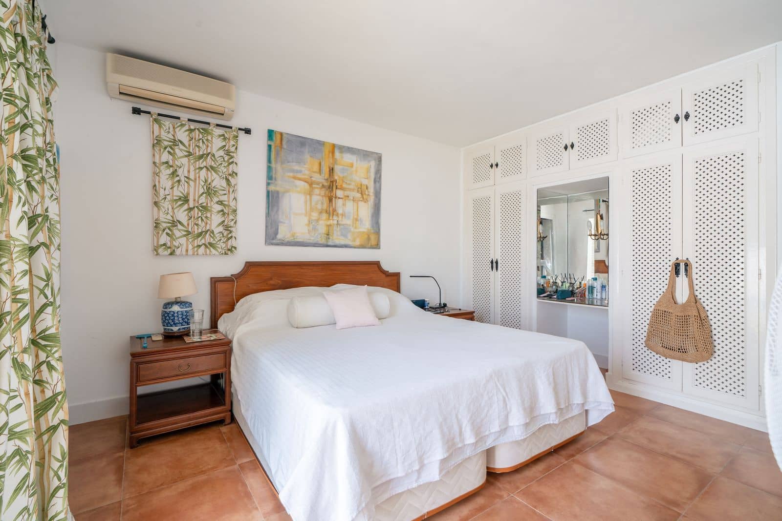 3 bedroom Villa for sale in Benahavis - € 1,050,000 (Ref: 9998211)
