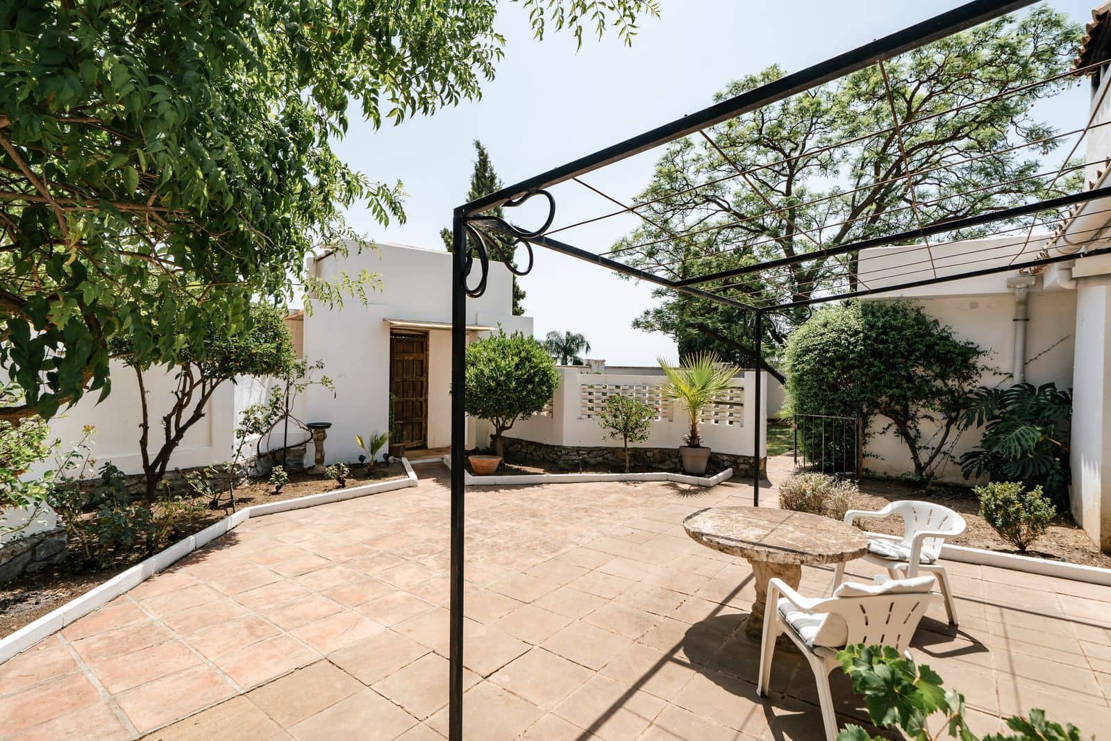 3 bedroom Villa for sale in Benahavis - € 1,050,000 (Ref: 9998211)