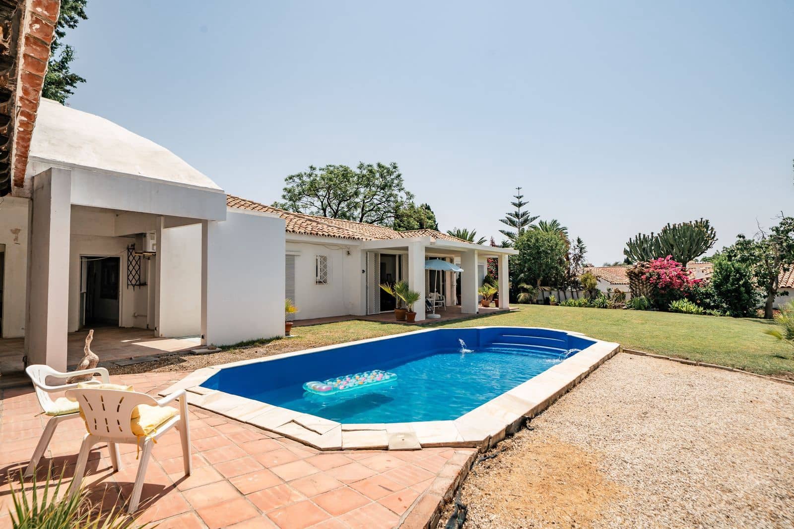 3 bedroom Villa for sale in Benahavis - € 1,050,000 (Ref: 9998211)