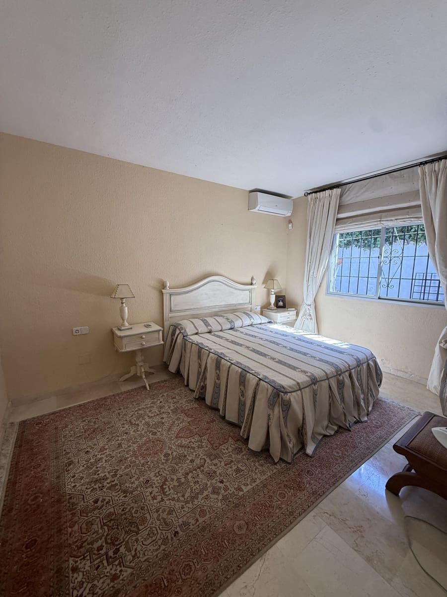 3 bedroom Villa for sale in Nueva Andalucia - € 699,000 (Ref: 9998212)
