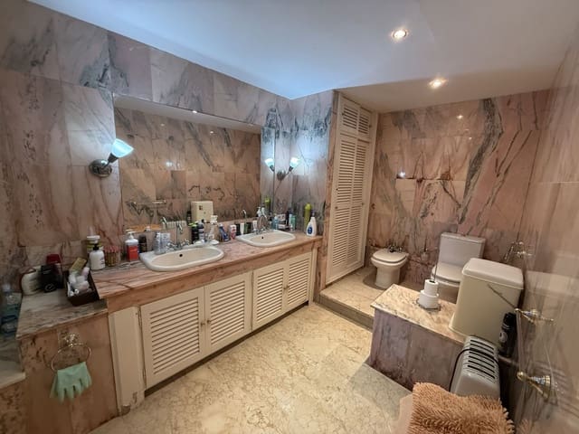 3 soveværelse Villa til salg i Nueva Andalucia, Marbella - € 699.000 (Ref: 9998212)