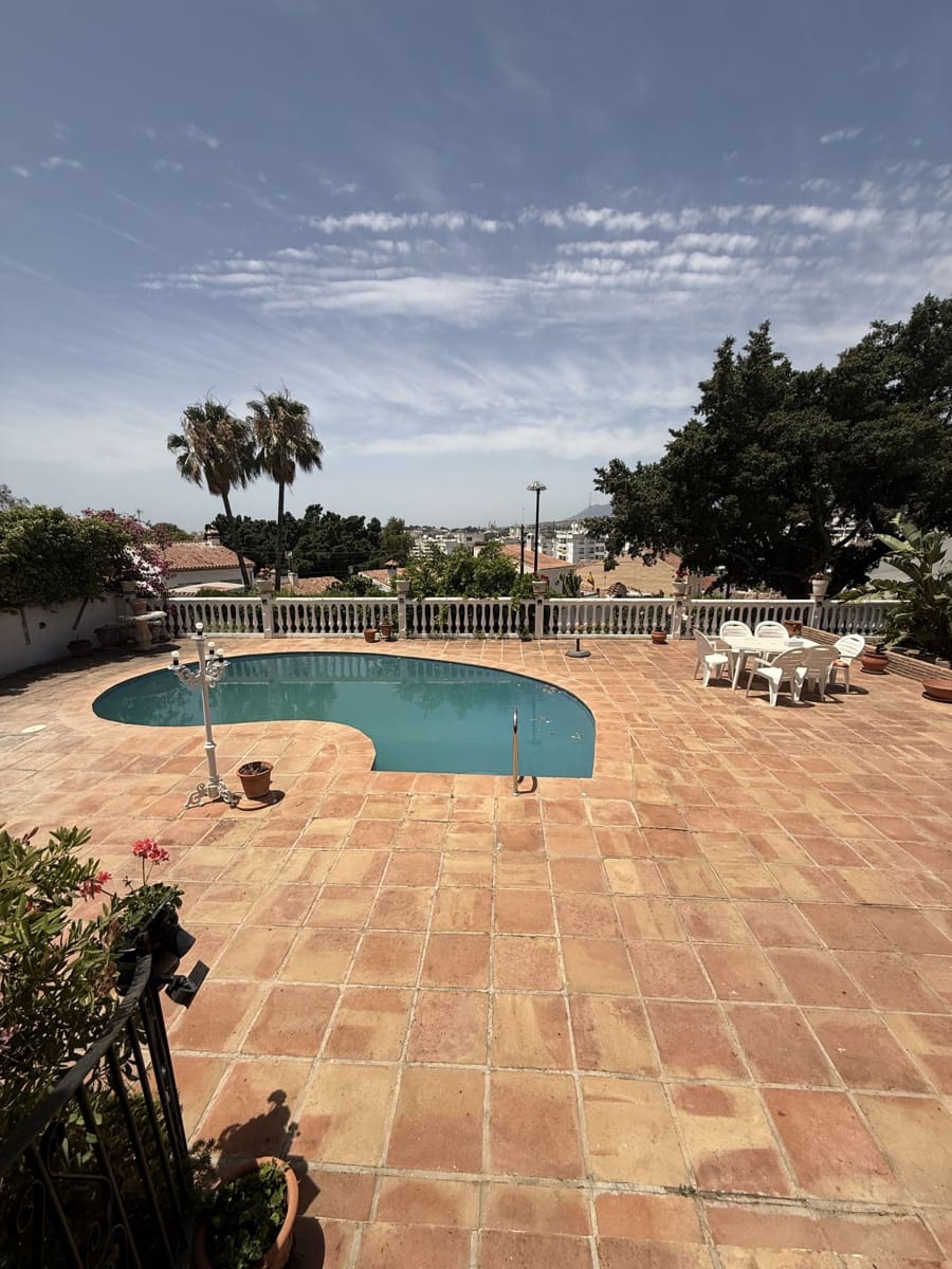 3 bedroom Villa for sale in Nueva Andalucia - € 699,000 (Ref: 9998212)