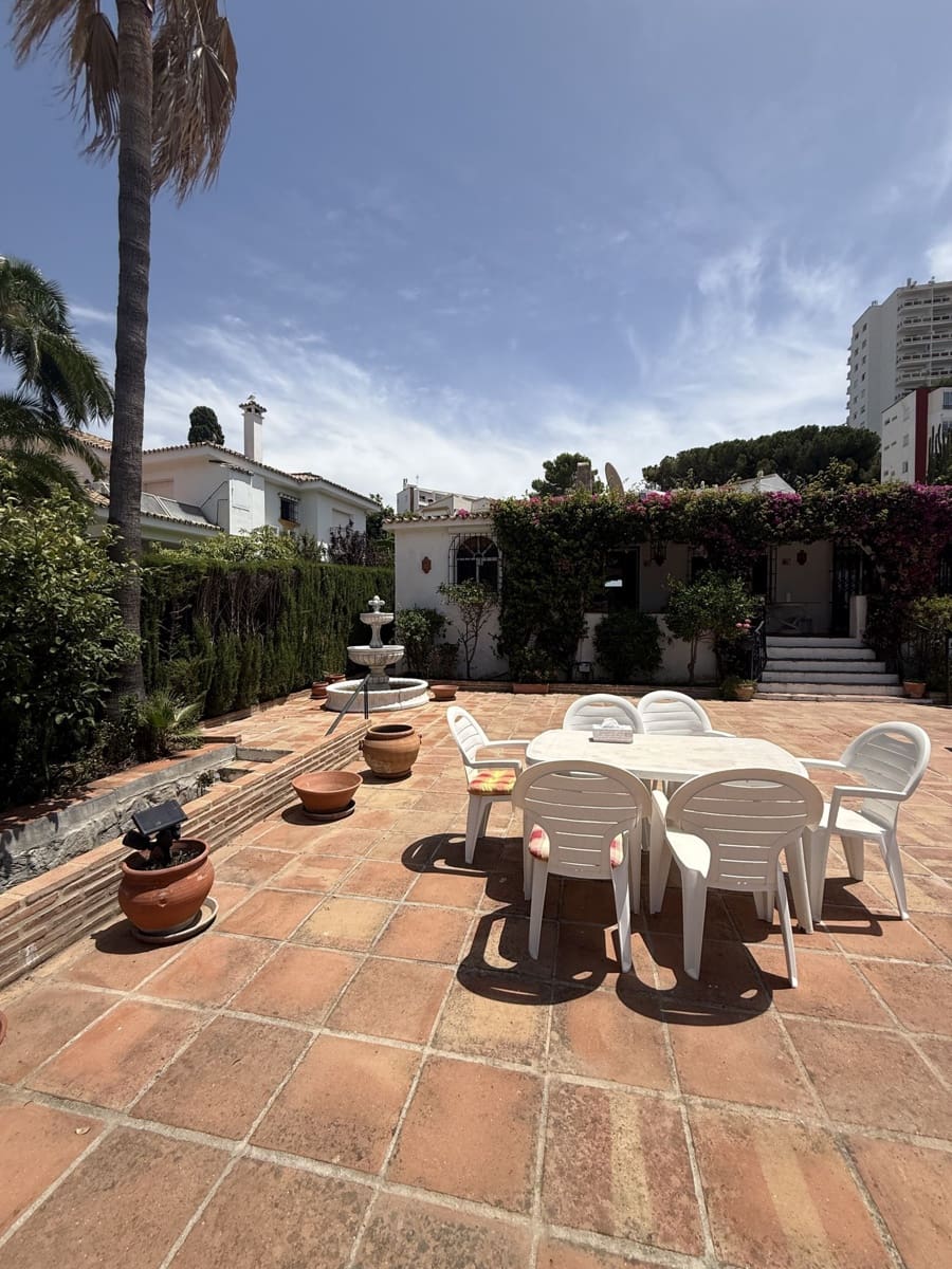 3 bedroom Villa for sale in Nueva Andalucia - € 699,000 (Ref: 9998212)