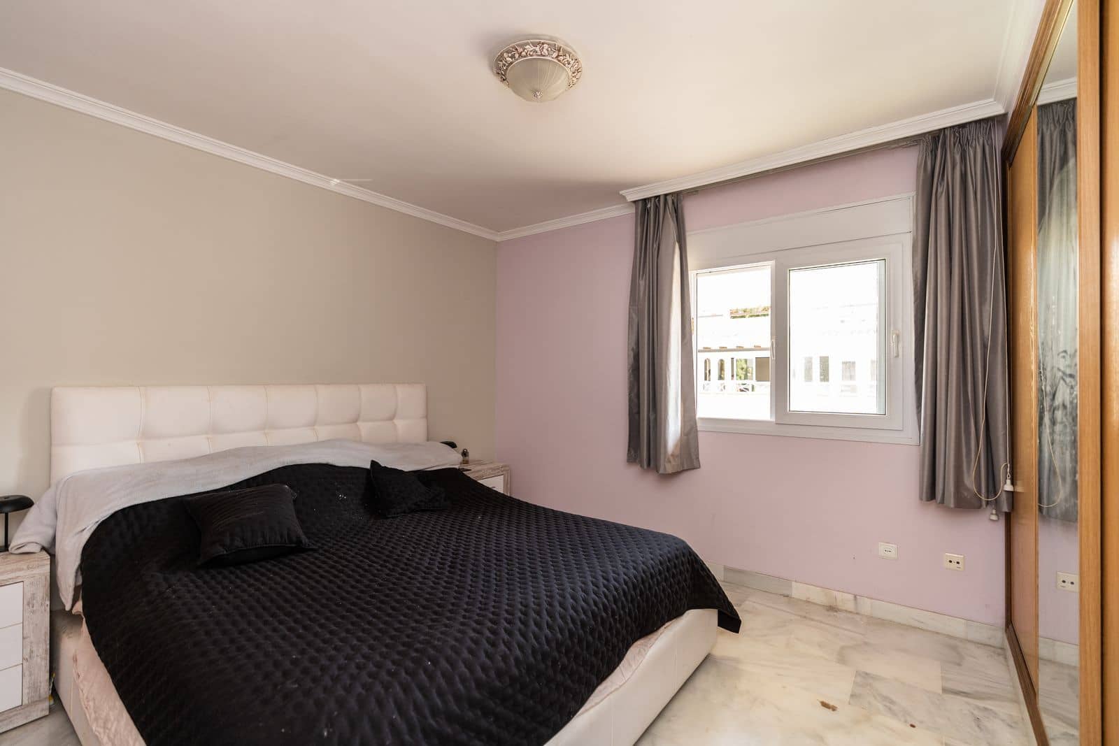 2 slaapkamer Appartement te koop in Elviria - € 810.000 (Ref: 9998213)