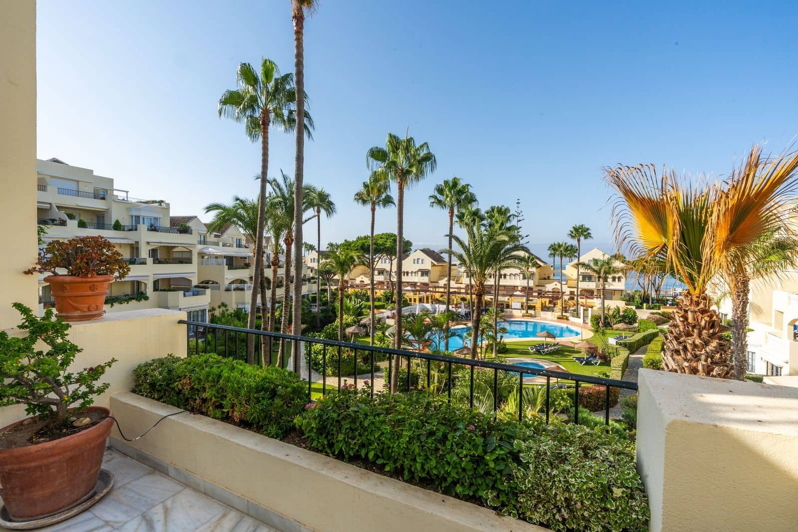 2 slaapkamer Appartement te koop in Elviria - € 810.000 (Ref: 9998213)