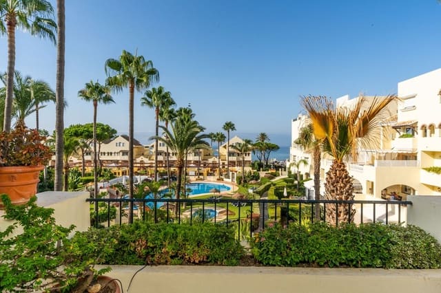 2 slaapkamer Appartement te koop in Elviria, Marbella - € 810.000 (Ref: 9998213)