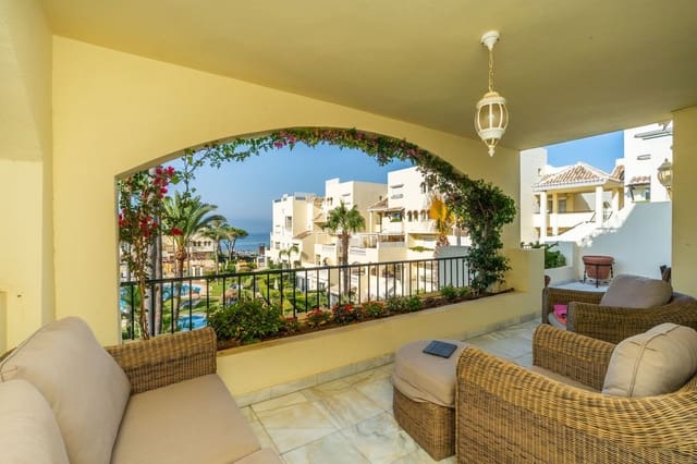 2 slaapkamer Appartement te koop in Elviria, Marbella - € 810.000 (Ref: 9998213)