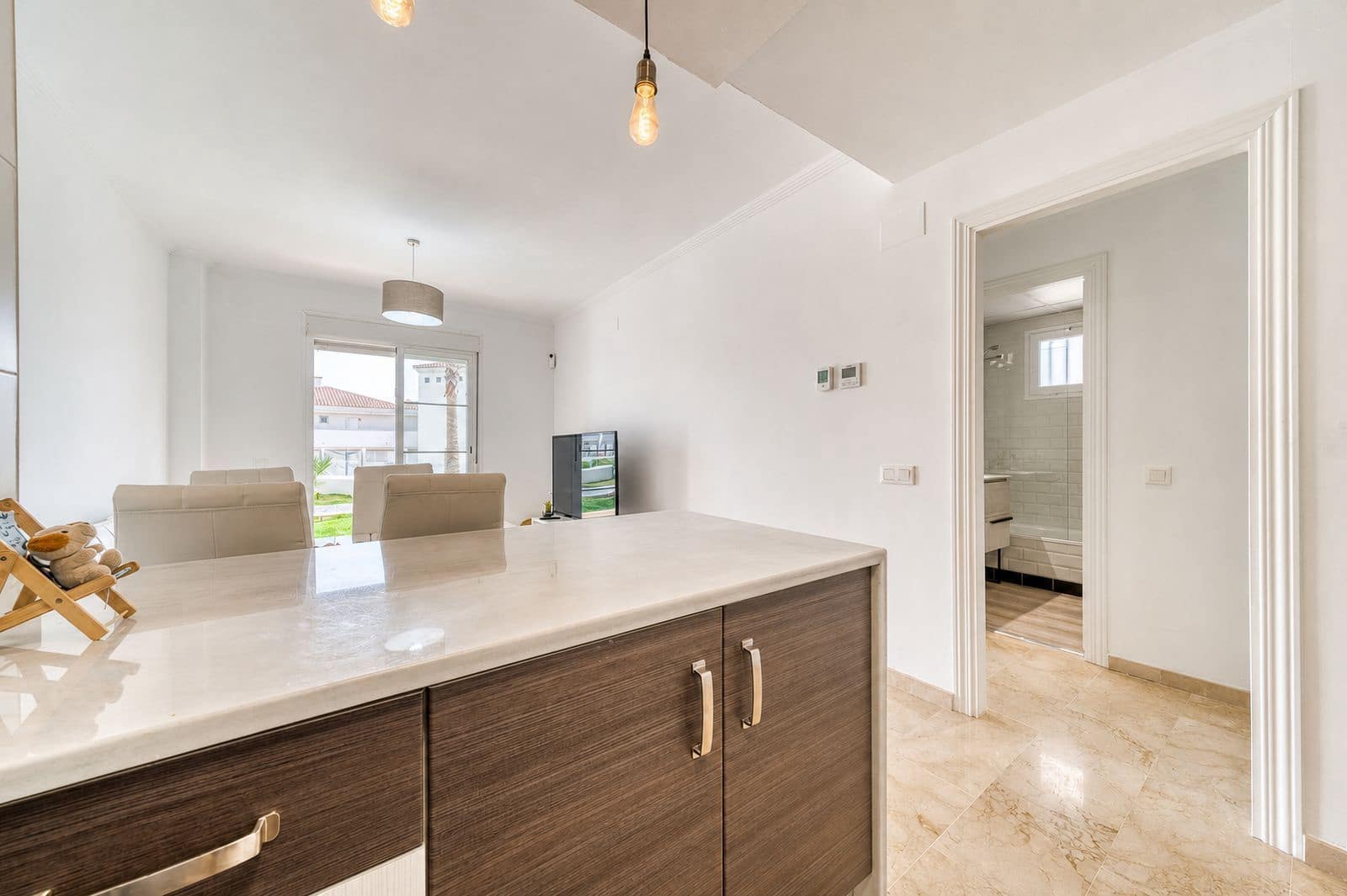 2 bedroom Apartment for sale in La Duquesa / Puerto de la Duquesa - € 260,000 (Ref: 9998217)