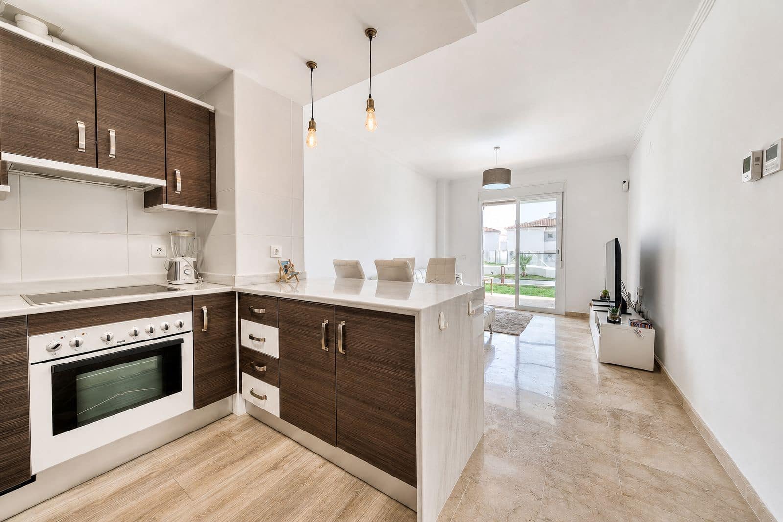 2 bedroom Apartment for sale in La Duquesa / Puerto de la Duquesa - € 260,000 (Ref: 9998217)