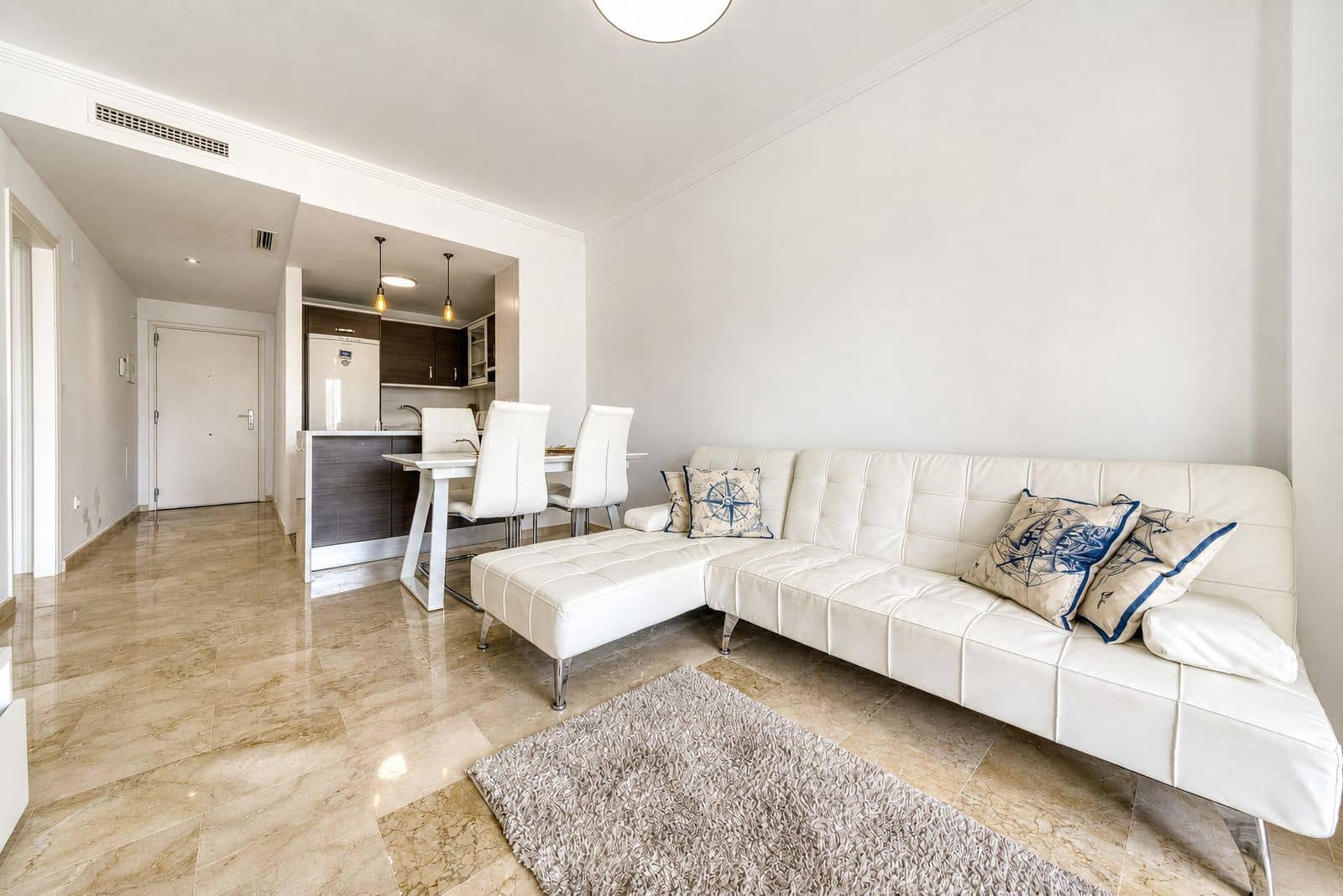 2 bedroom Apartment for sale in La Duquesa / Puerto de la Duquesa - € 260,000 (Ref: 9998217)