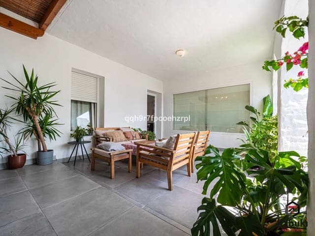 4 chambre Villa/Maison à vendre à La Reserva, Marbella - 820 000 € (Ref: 9998218)