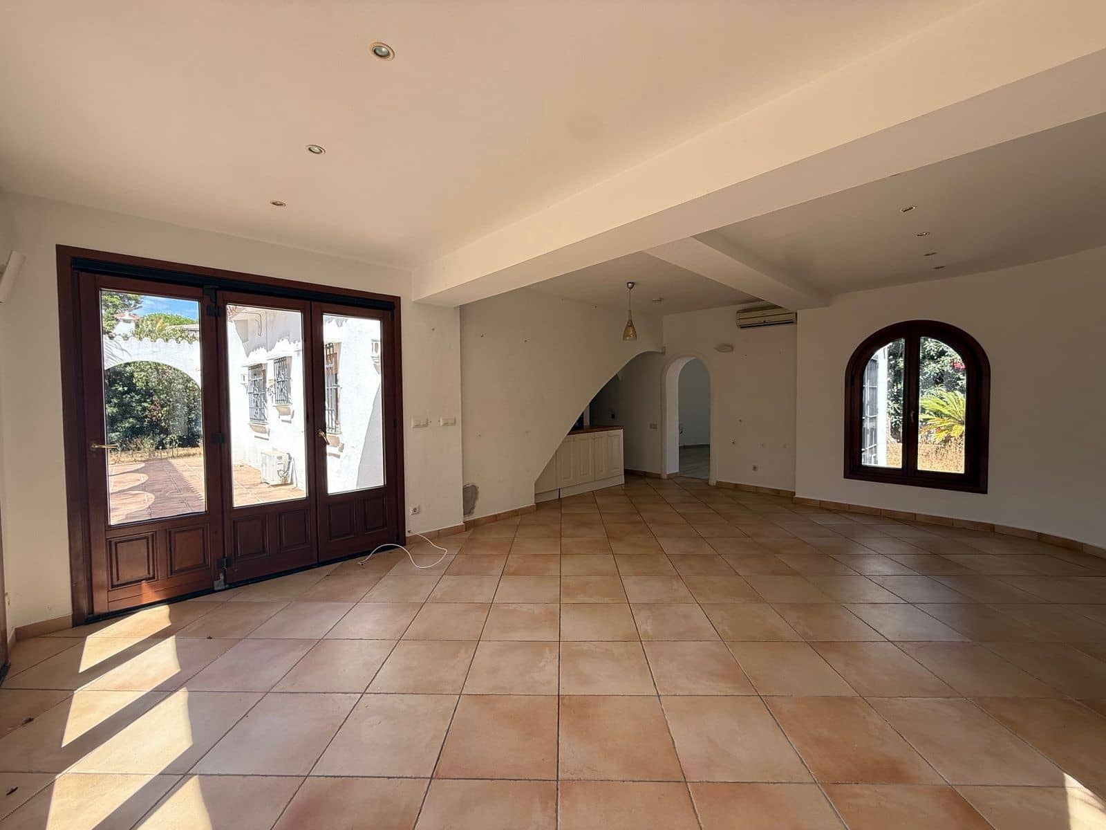 2 soveværelse Villa til salg i Marbesa - € 1.850.000 (Ref: 9998225)