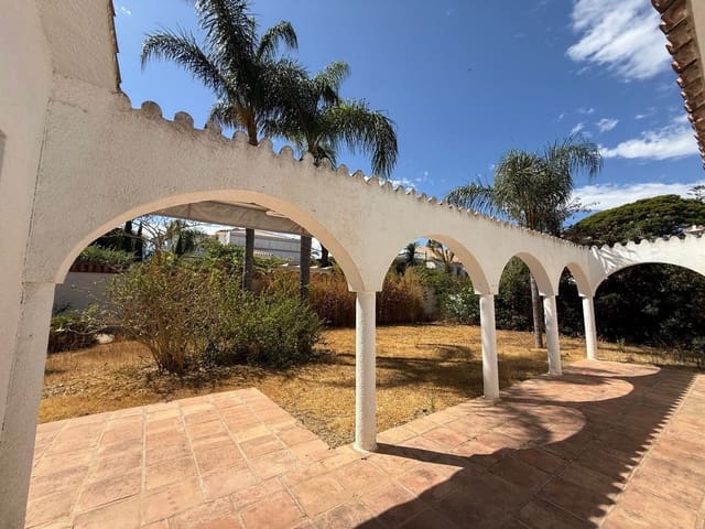 2 soveværelse Villa til salg i Marbesa, Marbella - € 1.850.000 (Ref: 9998225)