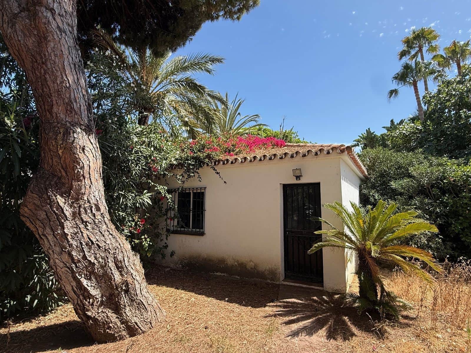 2 soveværelse Villa til salg i Marbesa - € 1.850.000 (Ref: 9998225)